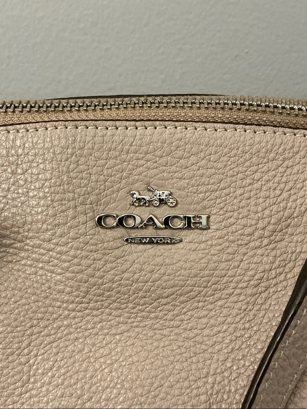 Coach F28993 Kelsey Pebbled Leather Shoulder Satchel Crossbody in Grayish Taupe - Picture 2 of 14
